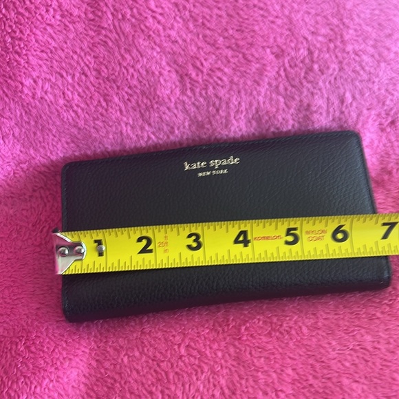 Kate Spade wallet - Picture 2 of 4